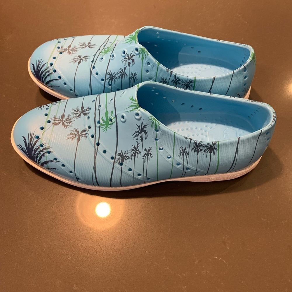 NWOT Biion Blue Palm Tree Shoes - looking for new home.